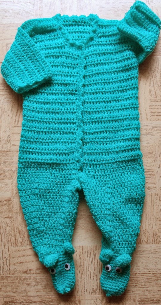 Sweet Nothings Crochet: BABY LAYETTE - A LOVELY GIFT