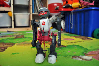 Робот-акробат из серии Юный Вундеркинд