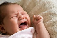 Kenapa bayi menangis tiba-tiba, sebab bayi menangis
