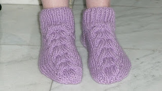 Specimen Familiar To contribute Sa invatam sa crosetam si sa tricotam: sosete tricotate pas cu pas