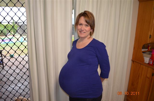 Pregnant With Triplets Belly