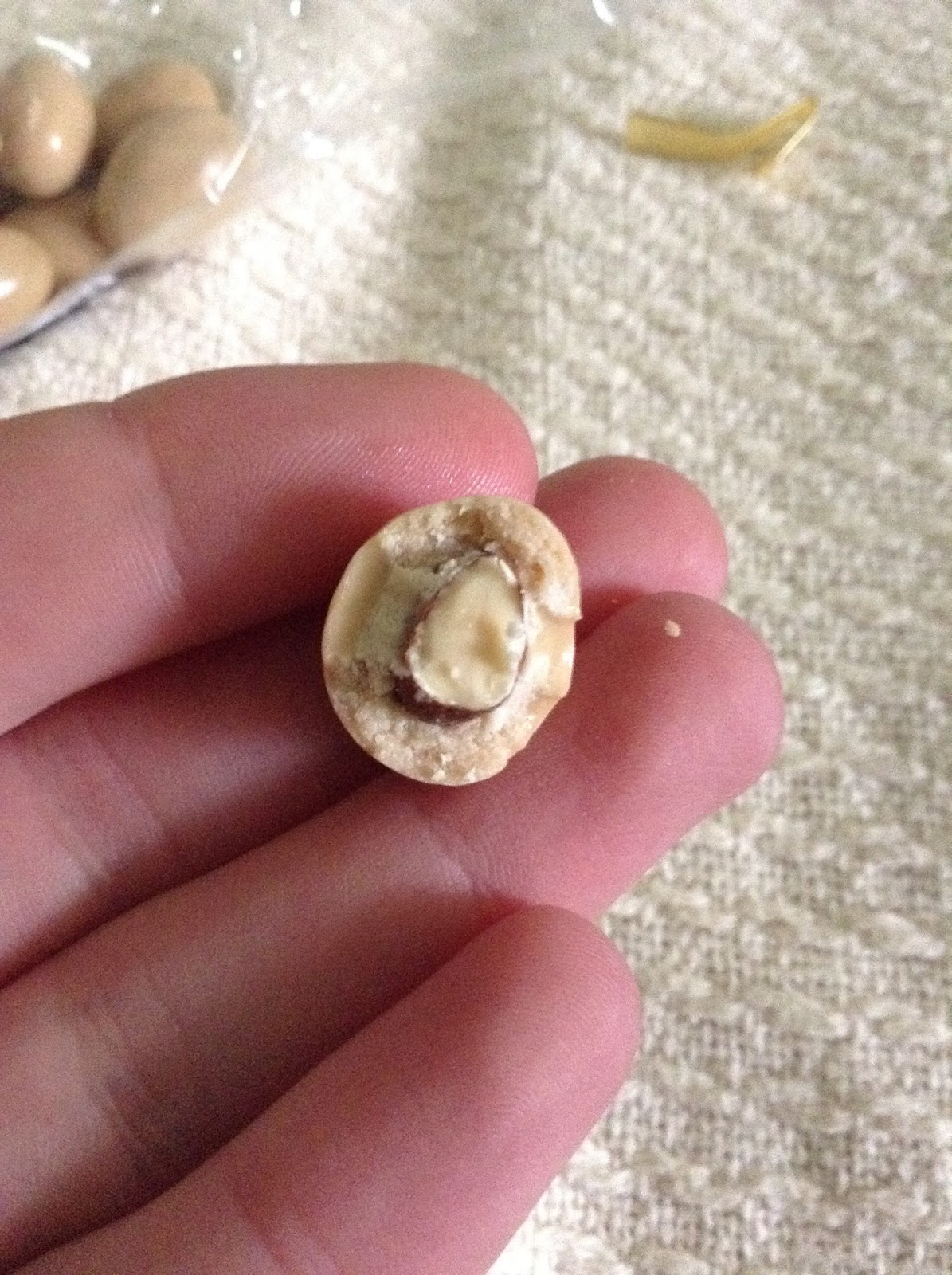 Choceur Salted Caramel White Chocolate Almonds (Aldi)