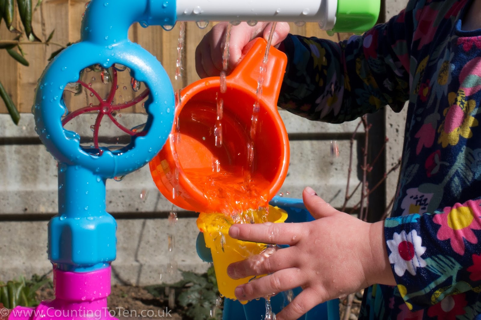 Review Little Tikes Fountain Factory Water Table Counting To Ten