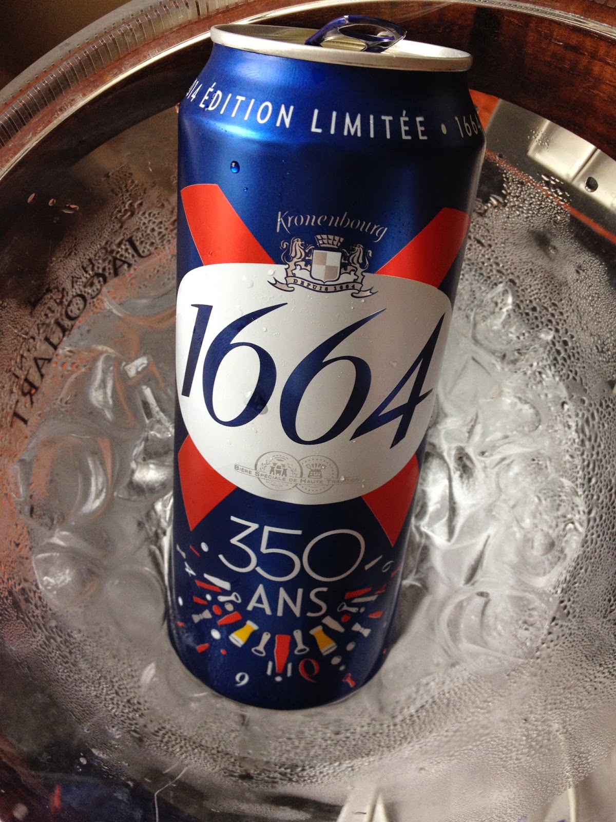 Valencia de Cartonpiedra バレンシアの火祭り。: Cerveza francesa. フランスのビール