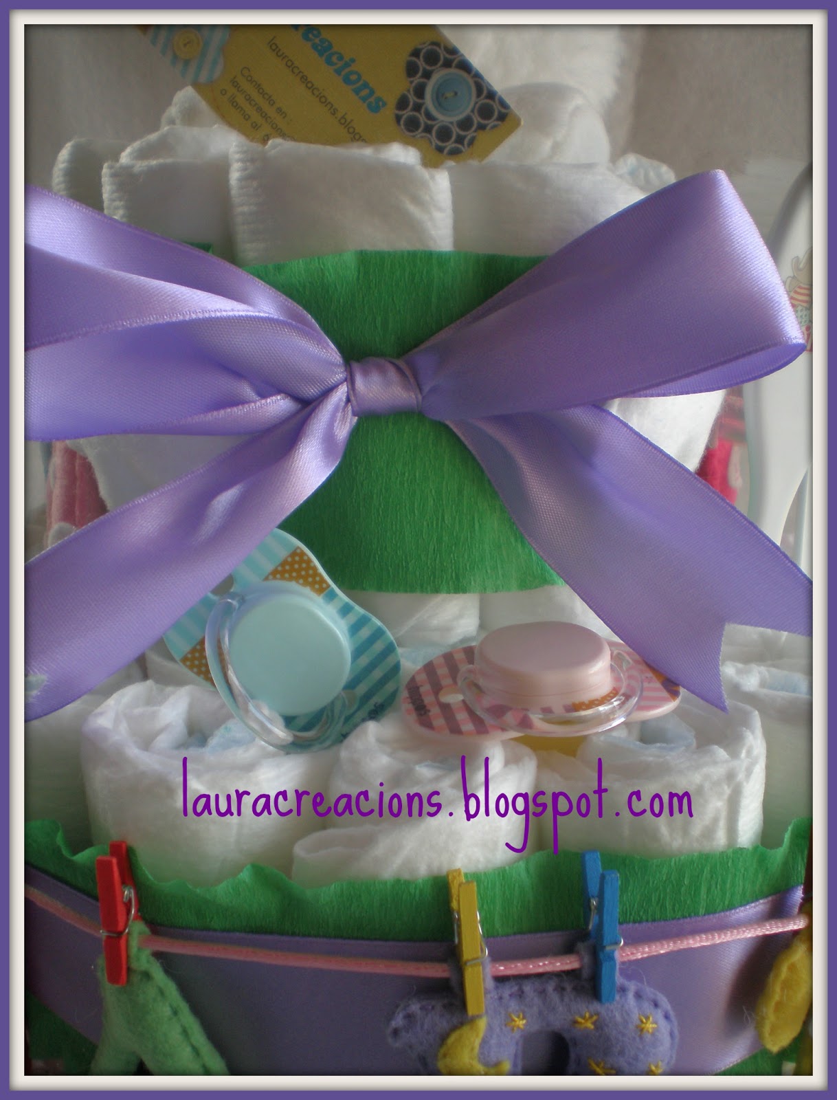 Laura Creacions Tarta de pañales para las gemelas Claudia y Martina