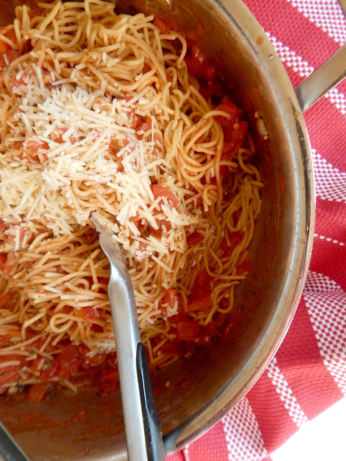 10-Minute Tomato and Garlic Whole Wheat Spaghetti | Ally's Sweet ...