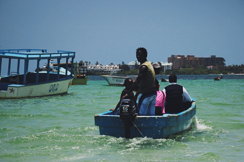 yvonne-karnath-boot-trip-boat-mombasa-kenya-kenia-tour-tulia-backpackers