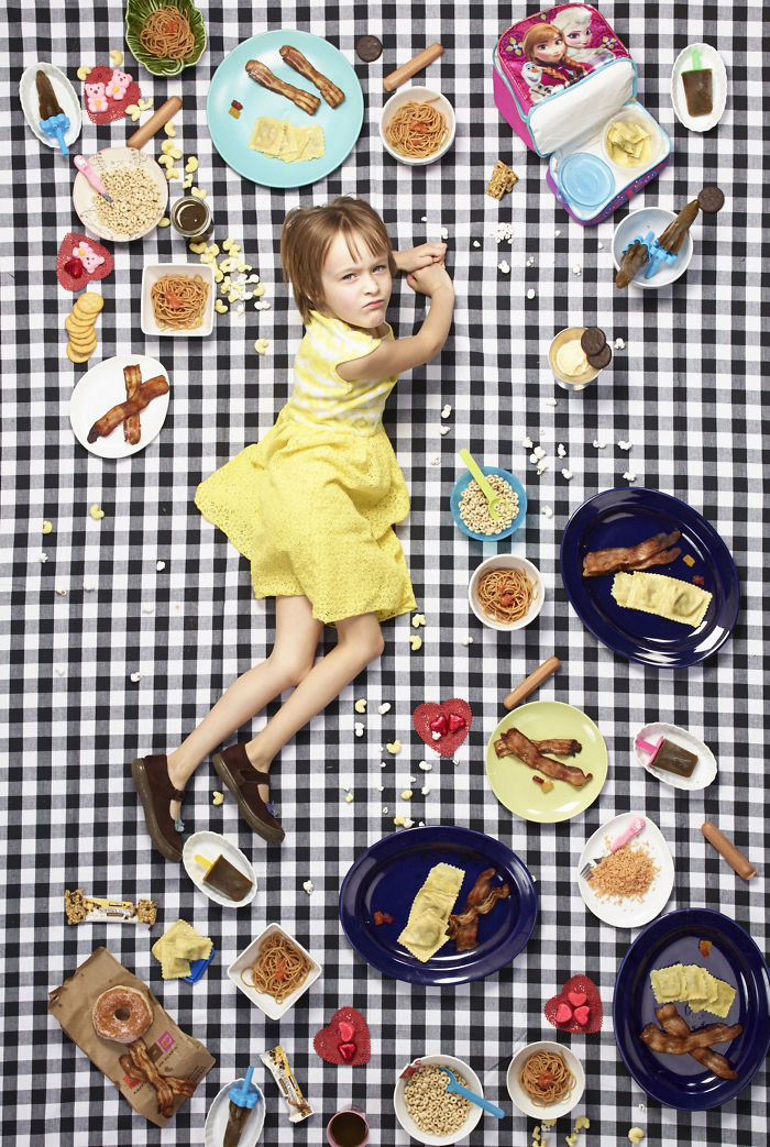 25 Children From Across The World Photographed With What They Eat Weekly