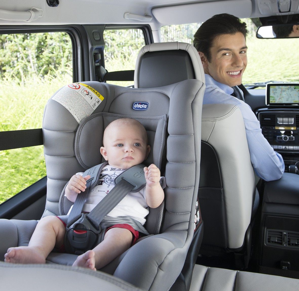 Những sai lầm lớn của cha mẹ khi sử dụng ghế ngồi ô tô cho bé
