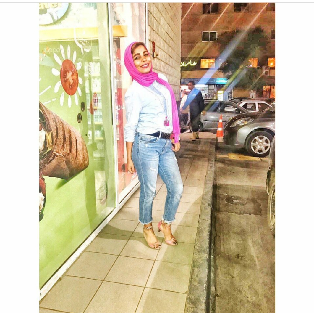 اصابع اقدام المحجبة الملكه نوران