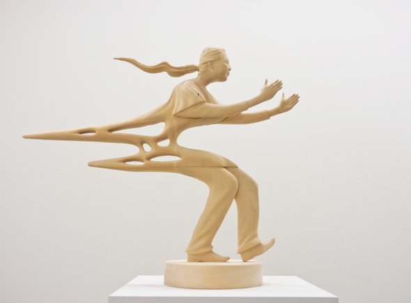 Paul Kaptein esculturas de madeira efeitos glitch surreais