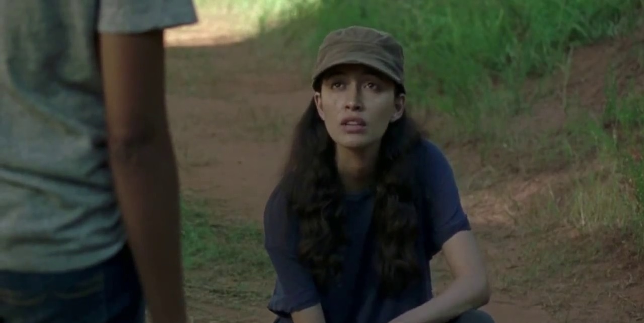 Rosita y Sasha en el episodio 7x12 de The Walking Dead Say Yes