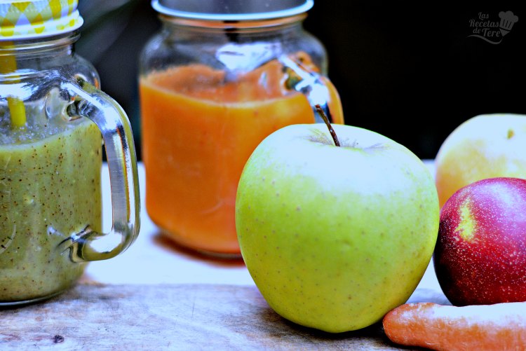 Batido detox hecho con exprimidor 04