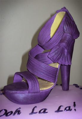 Delana's Cakes: Ooh La La Boutique Shoe Cake