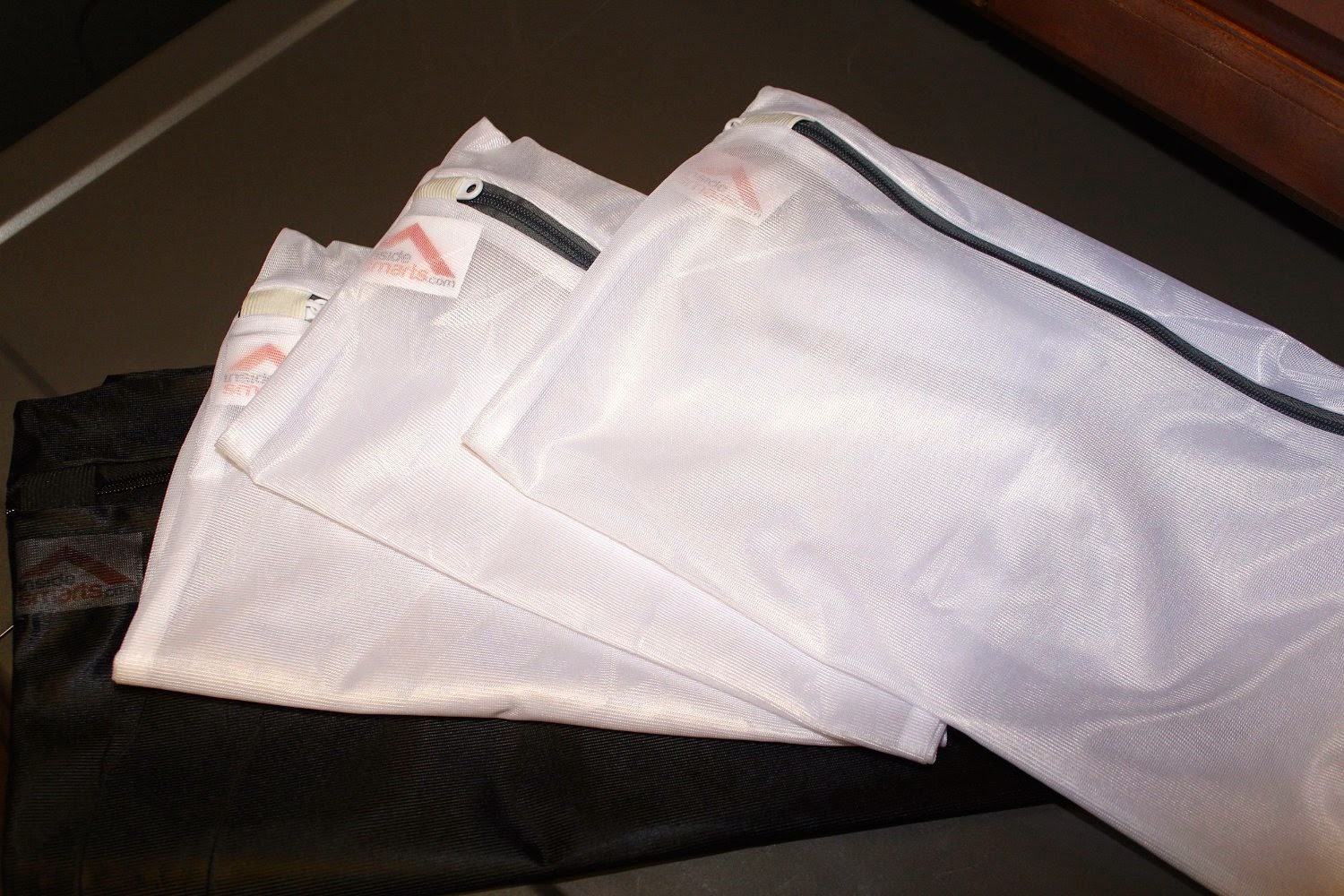 heART: PRODUCT REVIEW: Delicates Laundry Zip-close Bags, by Inside ...