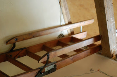 Karl Erwin und die Frau - ein Haus wird glücklich: Treppendurchbruch