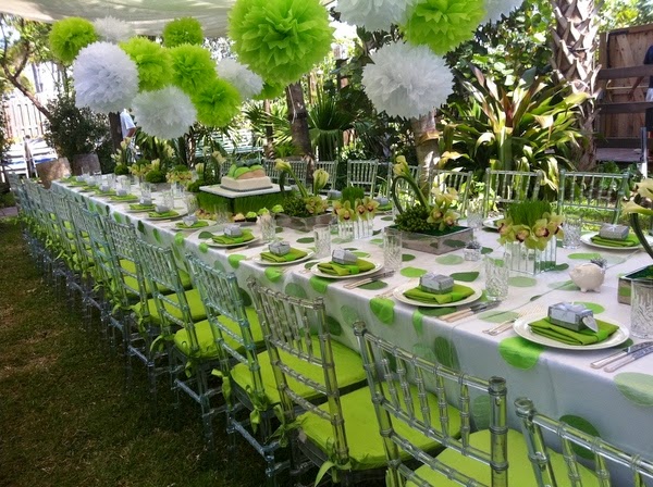 How to set the table in the garden