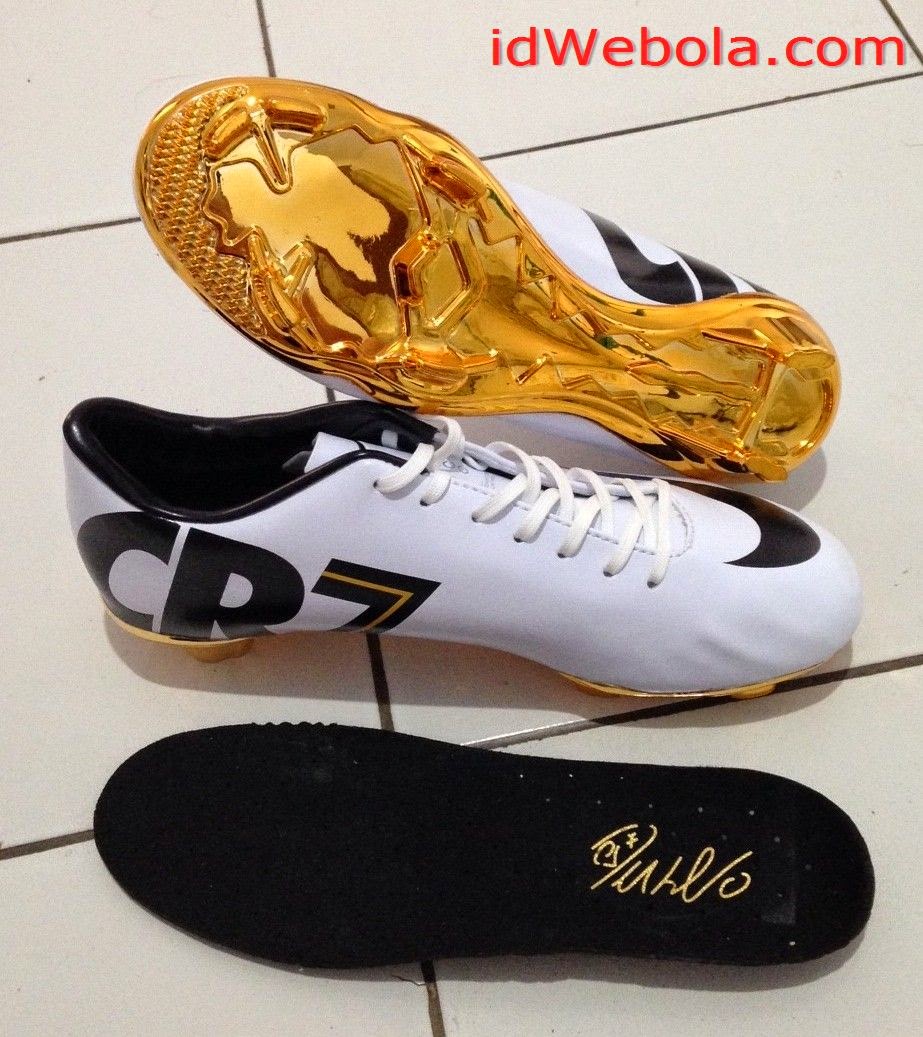 Sepatu Bola Nike CR7 Ballon D'or Sepatu Bola Nike CR7 Ballon D'or