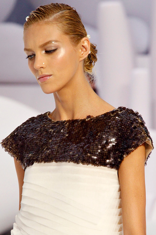 A Model's Secrets: Holiday Makeup Up Trends and One Perfect Dress