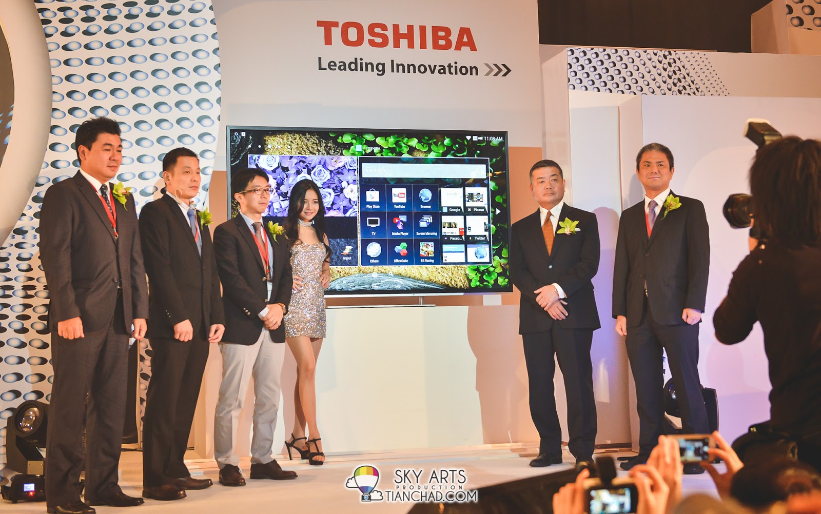 Toshiba VIPs together with the Ultra HD-L94 Series 84" TV