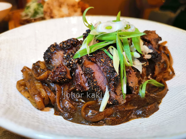 Lunch with Chef Chung Deming - Mod Sin Frontrunner @ The Quarters Icon Village Extension Lunch with Chef Chung Deming - Mod Sin Frontrunner @ The Quarters Icon Village Extension