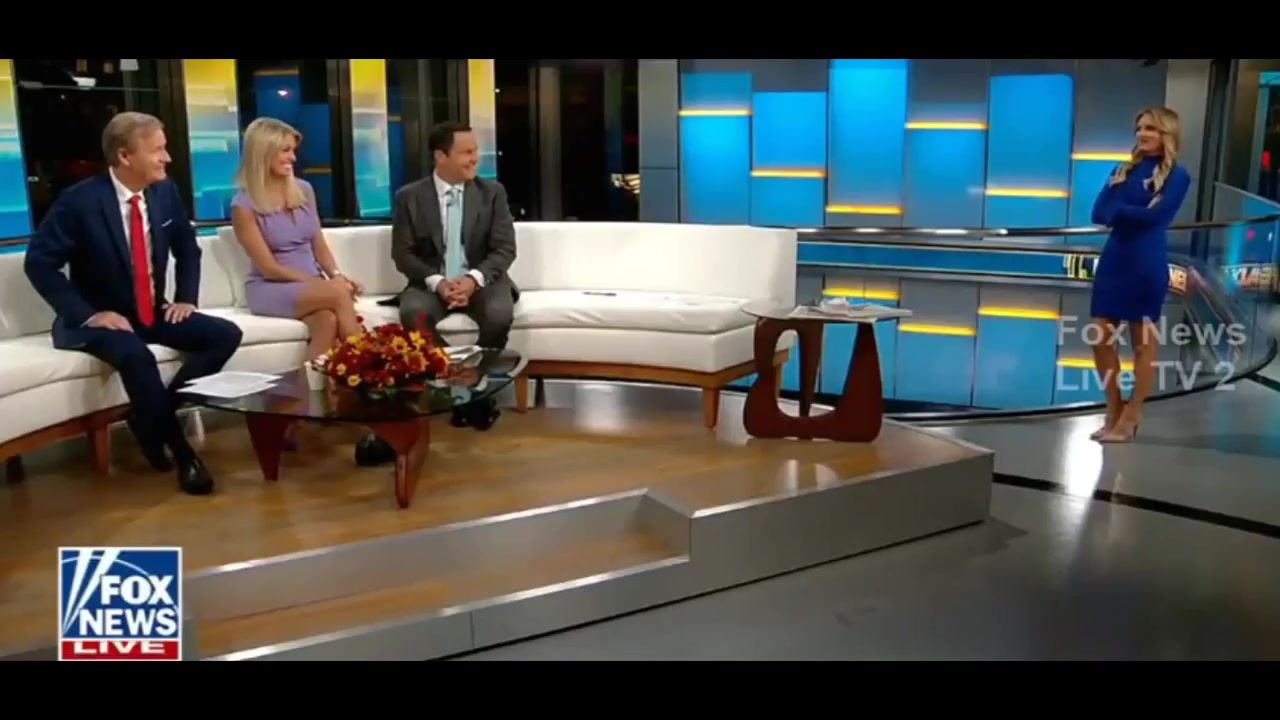 The Babes We Love: Ainsley Earhardt - 10/25/17 - Sexy Legs and Thighs