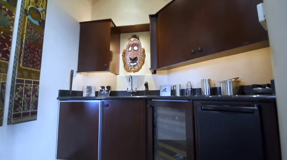 Tour 2 Indian Pony, Santa Fe Luxury Home vs. 29 Interior Design Photos