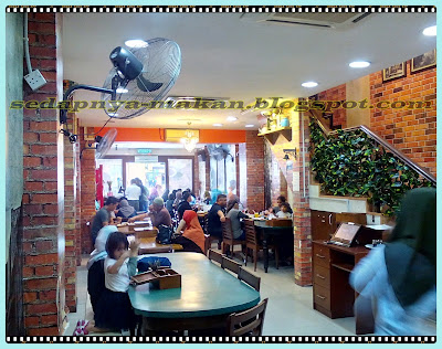 Bahagian dalam restoran Hameediyah yang ke-2 (aircond)