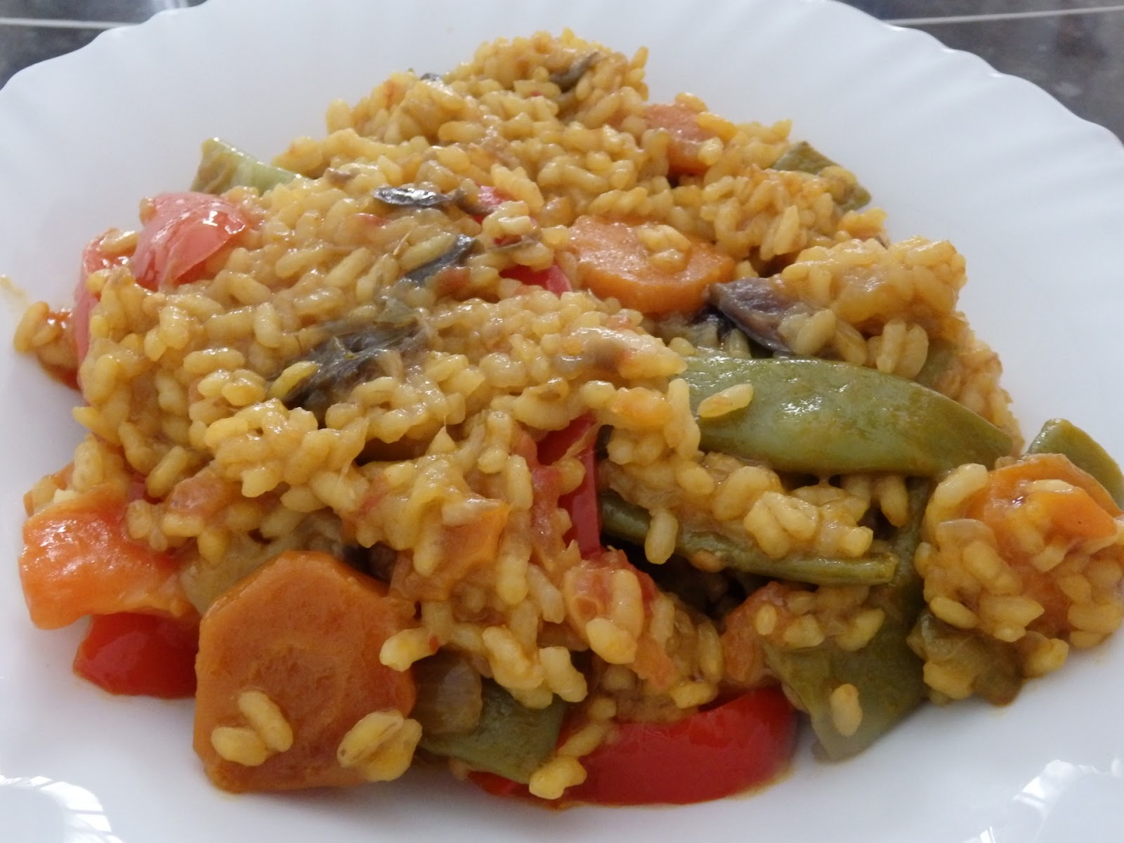 OSUKAA IS COOKING PAELLA DE VERDURAS (con Caldo de Verduras