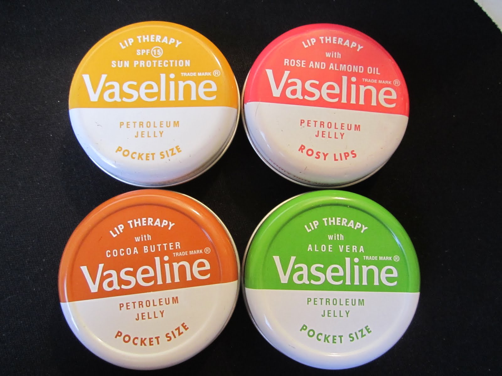 Lady fabuloux Vaseline Lip Therapy