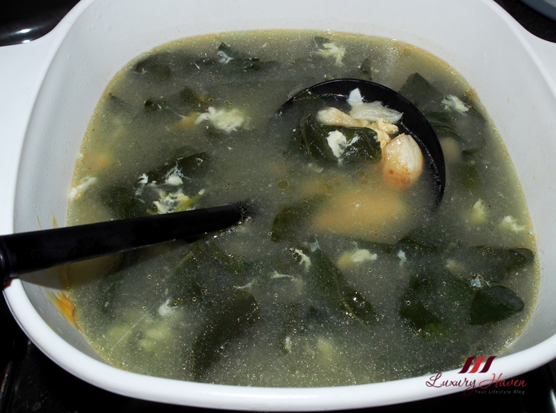 30Minute Meal Delicious Salted Egg Kau Kee Soup ( 咸蛋九杞菜汤 )