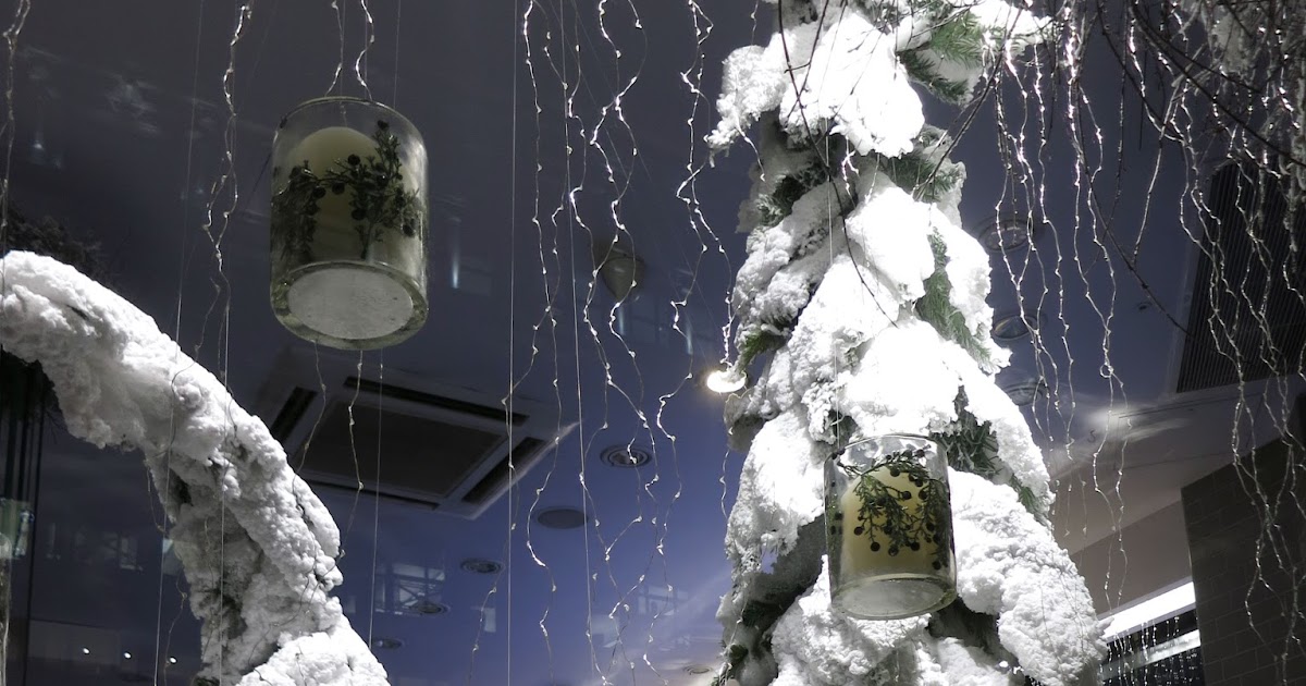 RetailStoreWindows.com: Molton Brown, London