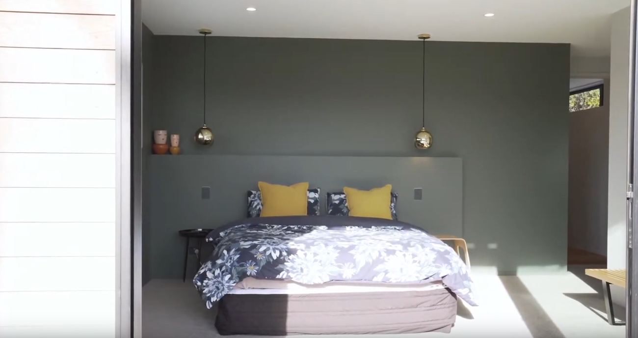 10 Photos vs. 35 Roche Street, Wanaka, Central Otago - High End Home & Interior Design Tour