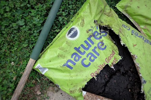 bag of Scott's compost