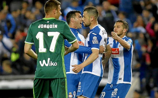 El Espanyol gana en el último minuto al Betis (2-1)