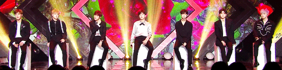 오늘자 앉아서 부르는 몬스타엑스 아름다워.gif | 인스티즈