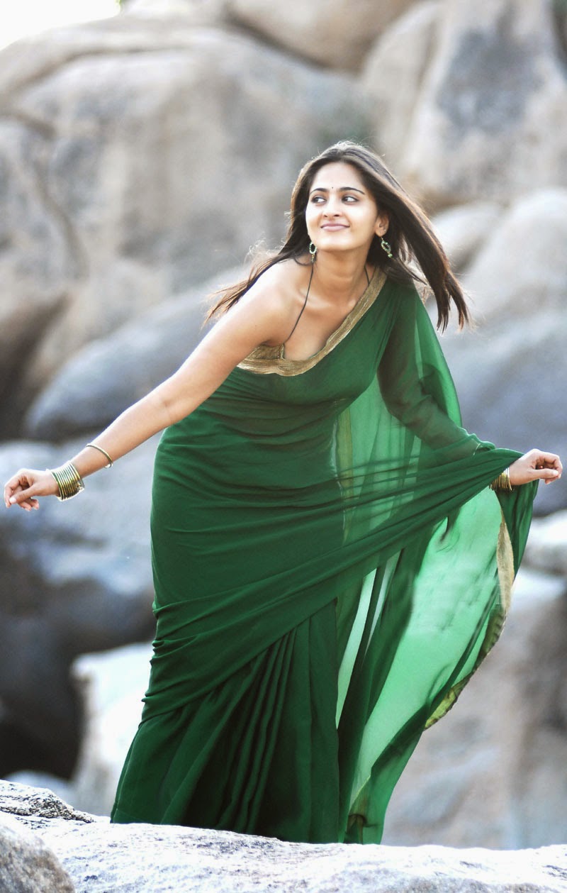 Anushka Shetty Too Glamaour Pose In Green Saree Cinehub