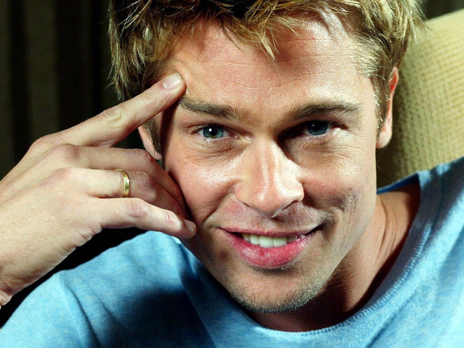The Wallpapers: Brad Pitt