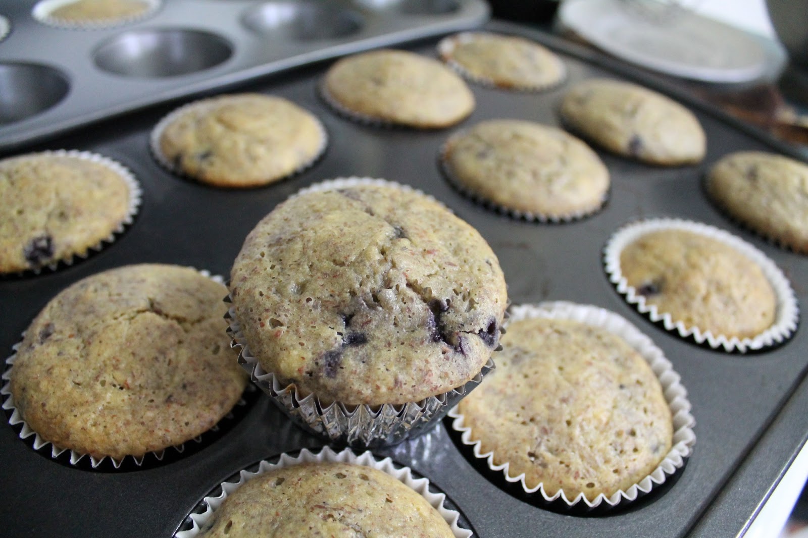 *How to live a healthy and holistic lifestyle Almond flax blueberry