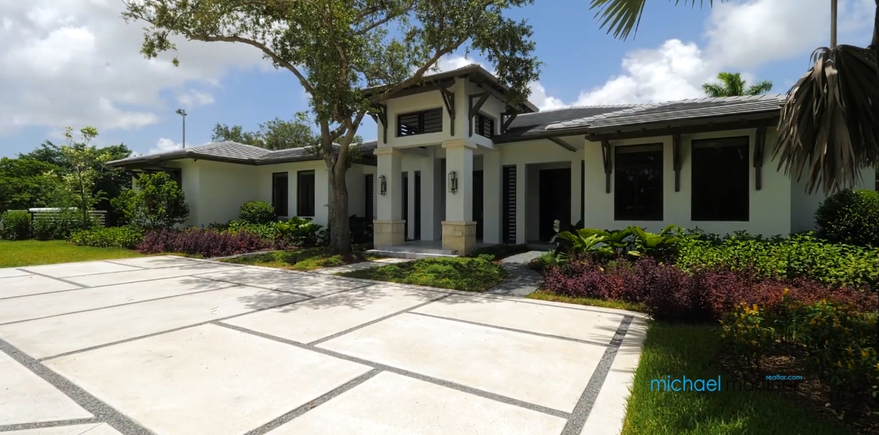 Tour 10325 SW 69th Ave, Miami Home vs. 20 Interior Design Photos
