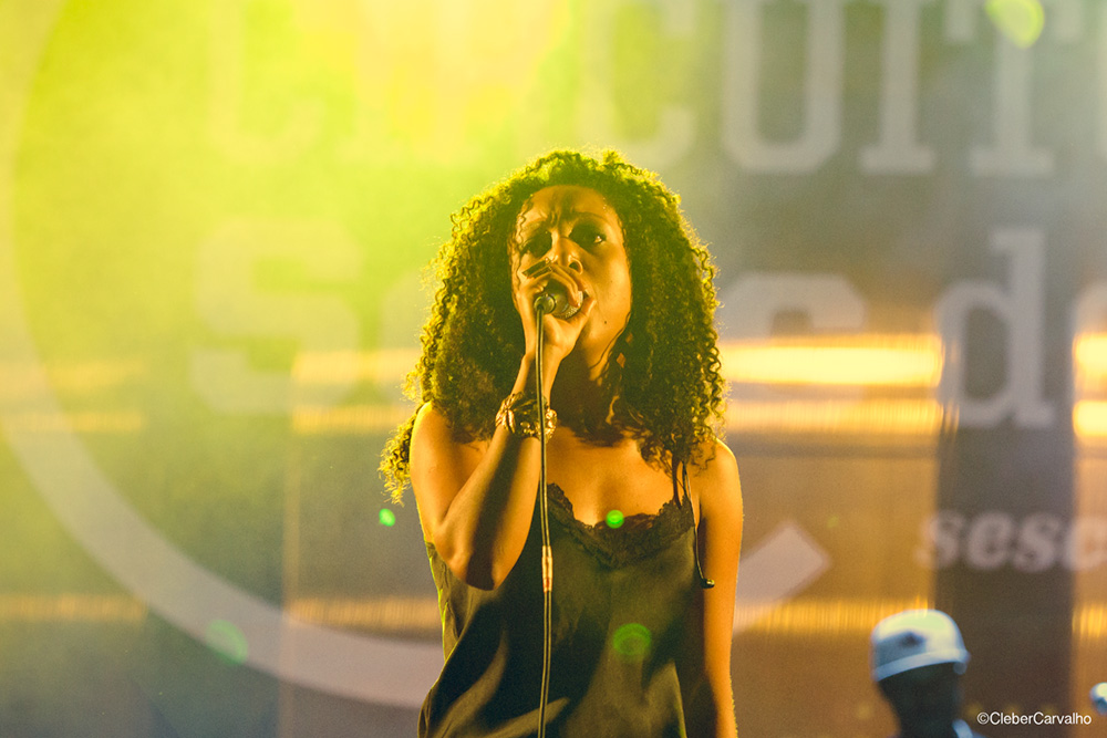 Cleber Carvalho Negra Li