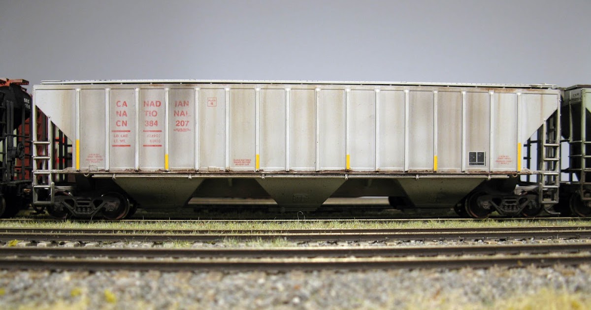 Quebec South Shore Railway Weathered Grain Hoppers