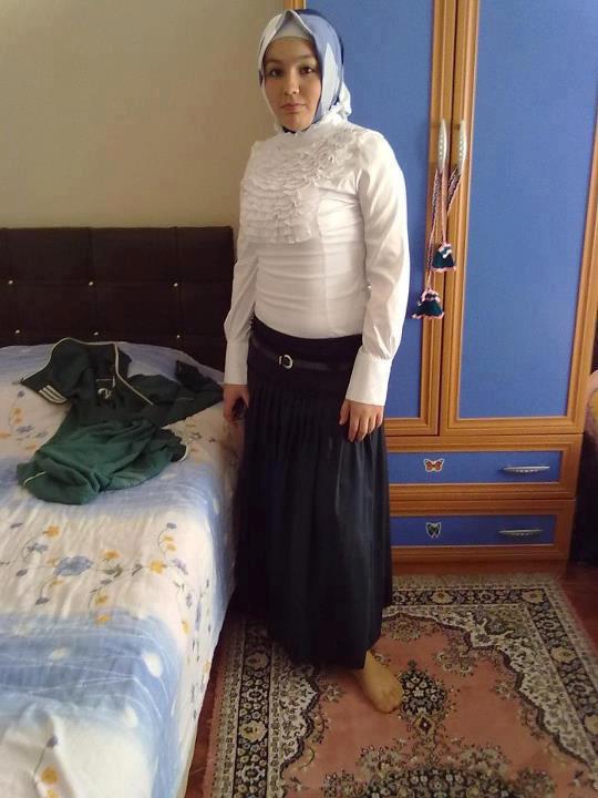 Türk türbanlı kaşar gizem arkadan ilk kez sikişirken