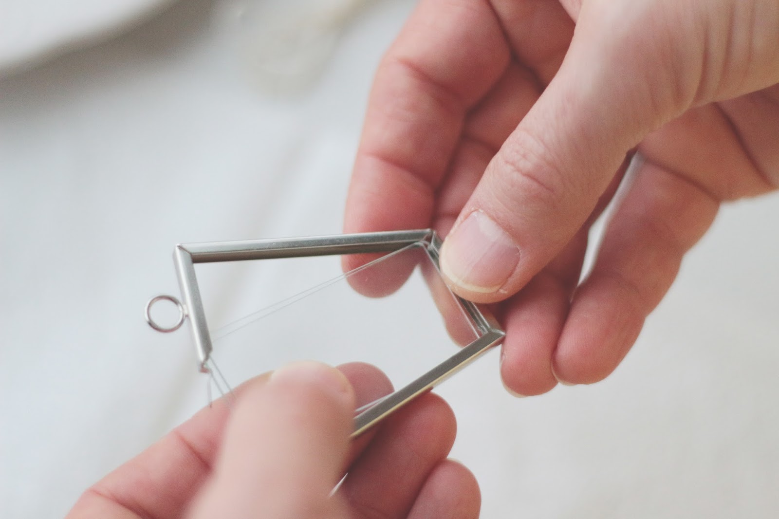 blog — elle Pressed Flower Pendant // DIY