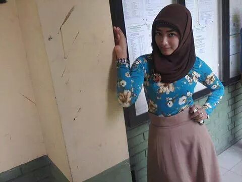 Hijab Seksi: Cewek jilbab dengan toket bulet nonjol