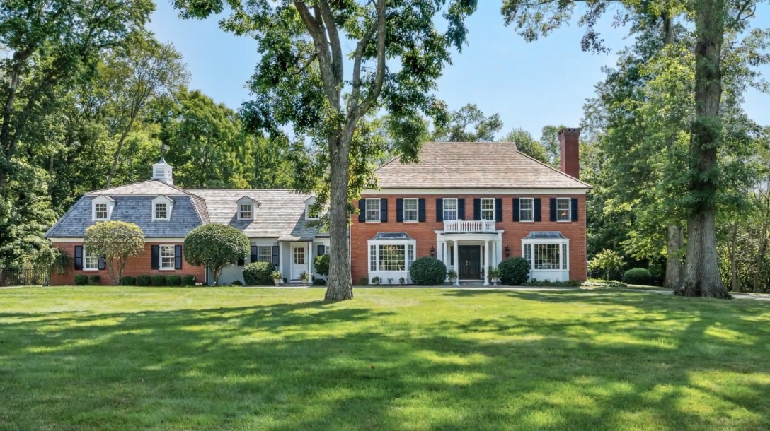 39 Interior Design Photos vs. 165 High Point Ln, Fairfield, CT Luxury Home Tour