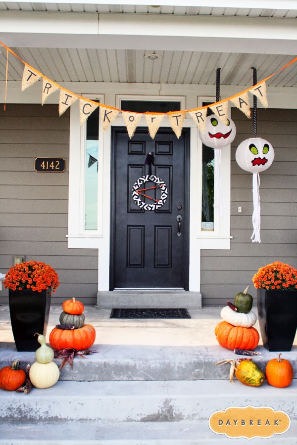 5 Fabulous Halloween Porches ~ Entirely Eventful Day