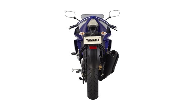 Ini perbedaan antara Yamaha YZF R15-V2 dengan Yamaha YZF R15-S,enjoy super sport with ease . . take a seat! 