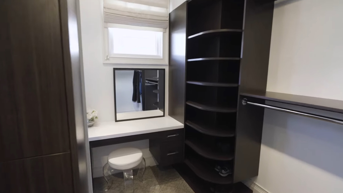 23 Interior Design Photos vs. 950 N Clark St #L, Chicago Luxury Townhome Tour