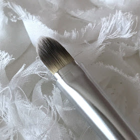  Blank Canvas F02 Double Ended Foundation & Concealer Brush 